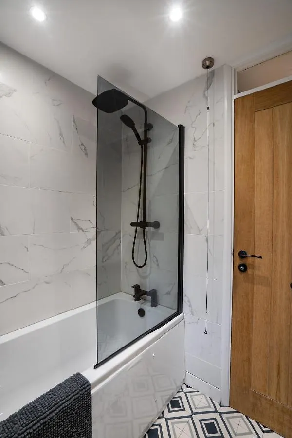 Modern 2Bed Apartment-Free Parking Edinburgh
