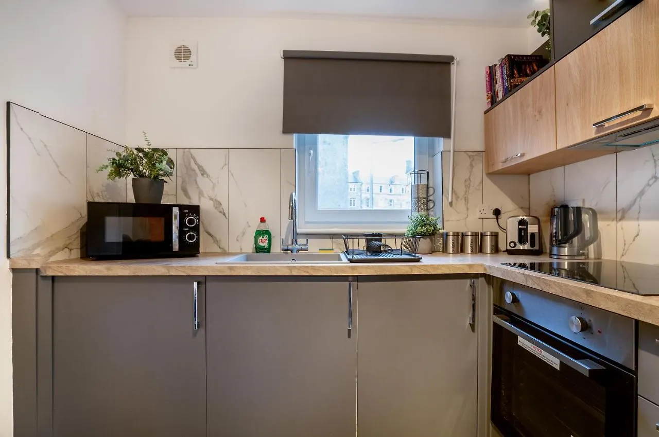 Modern 2Bed Apartment-Free Parking إدنبرة